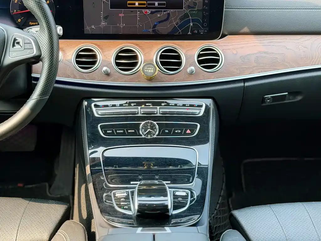 Mercedes-Benz E-Class 2017 — фото 11