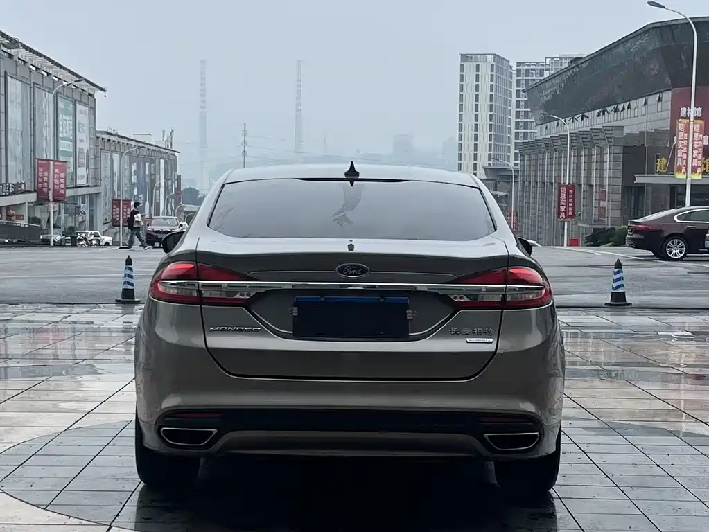 Ford Mondeo 2017 — фото 15
