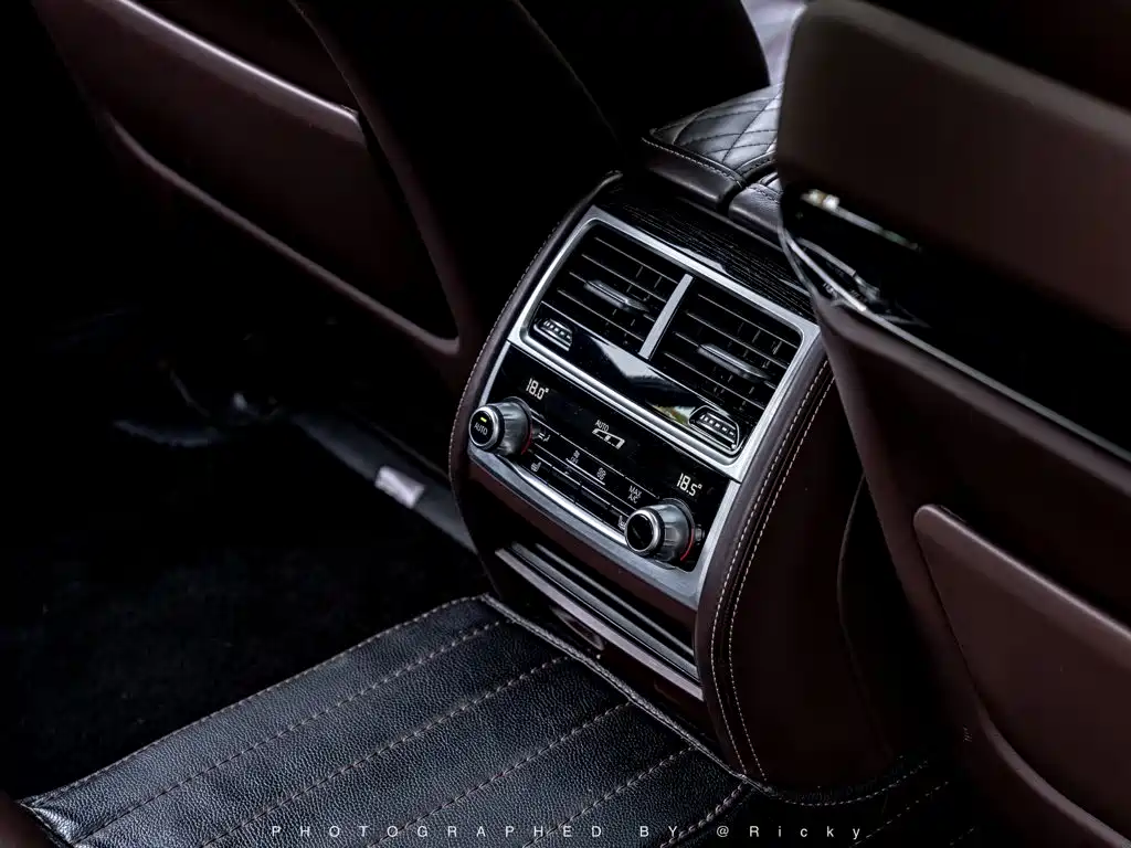 BMW 7 Series 2021 — фото 10