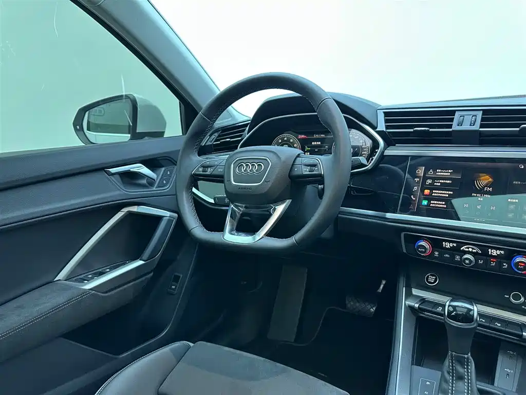 Audi Q3 2022 — фото 18