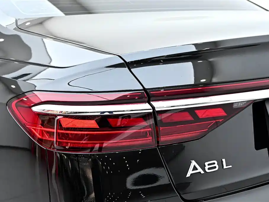 Audi A8 2023 — фото 10