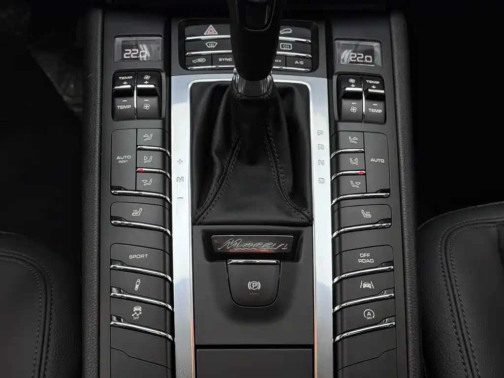 Porsche Macan 2016 — фото 16