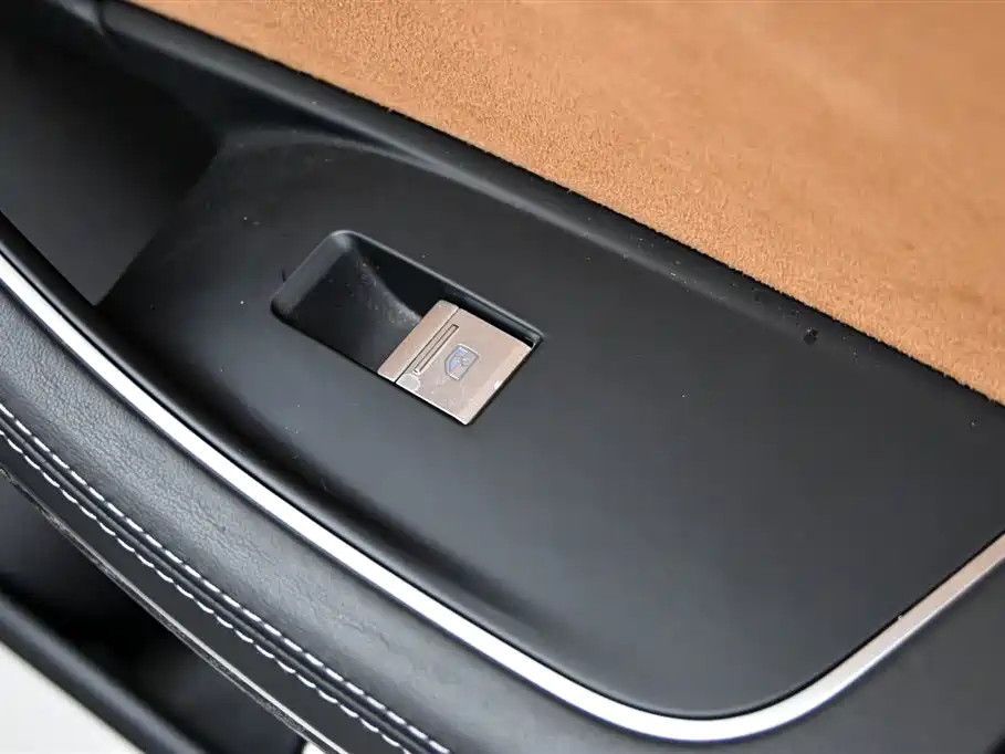 Audi A8 2023 — фото 28