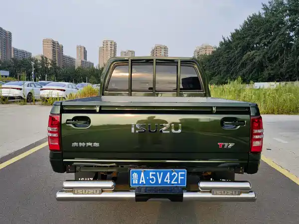 Isuzu Pickup 2016