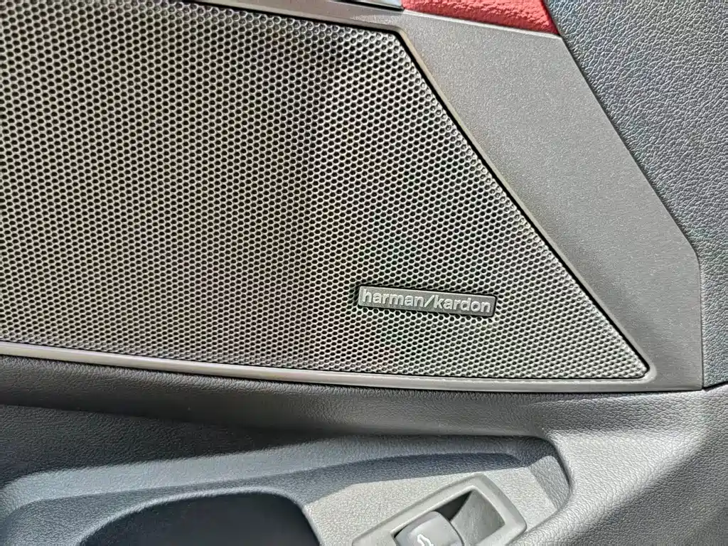 BMW 3 Series 2023 — фото 18