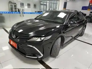Toyota Camry 2022 — фото 1