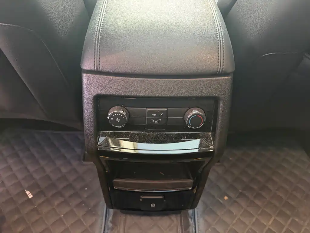 Ford Edge 2020 — фото 10