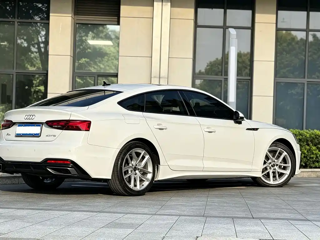 Audi A5 2022 — фото 9