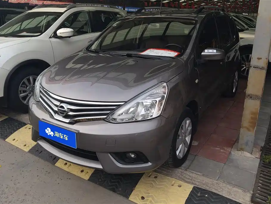 Nissan Livina 2015