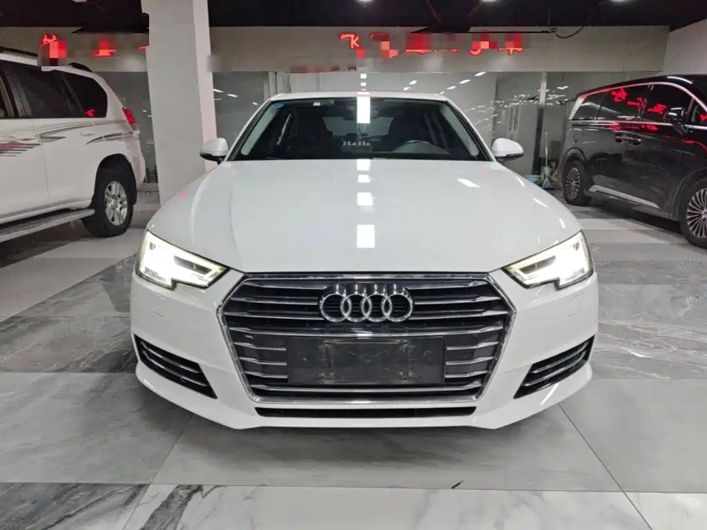 Audi A4L 2018