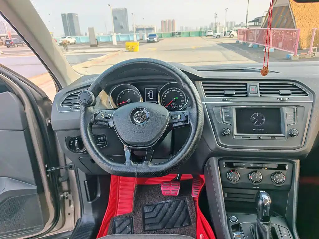 Volkswagen Tiguan L 2018 — фото 13