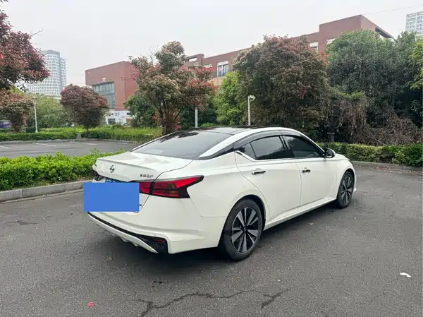 Nissan Teana 2022