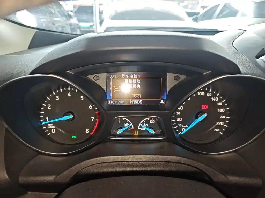 Ford Kuga 2018 — фото 12