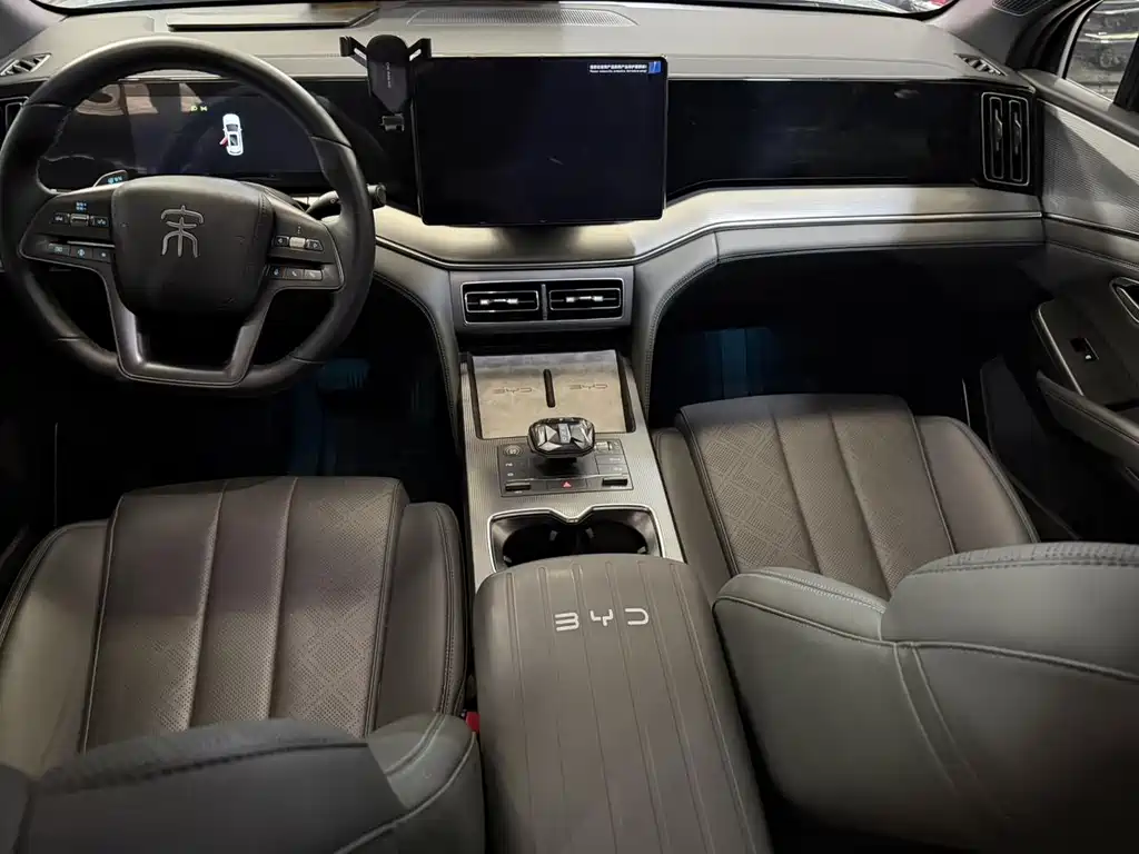 BYD Song L DM-i 2025 — фото 11