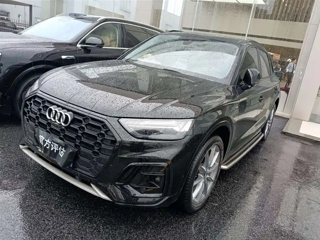 Audi Q5L 2022 — фото 1