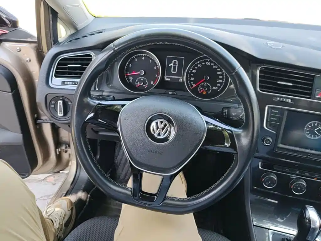 Volkswagen Golf 2017 — фото 11