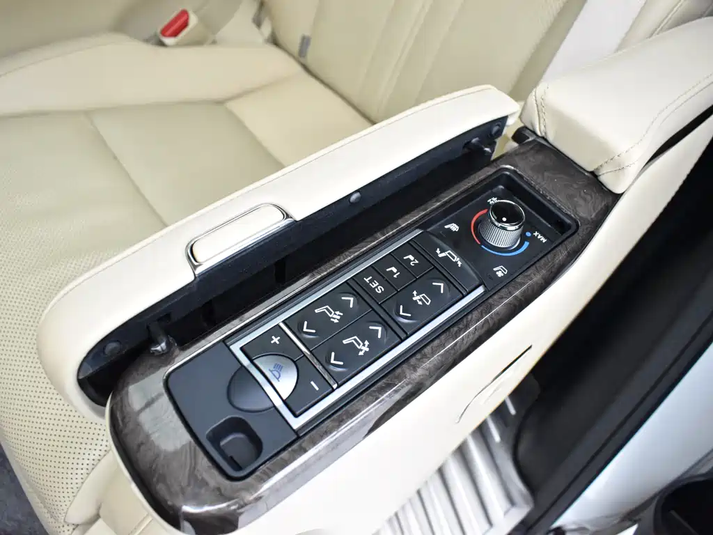 Toyota Alphard 2018 — фото 19