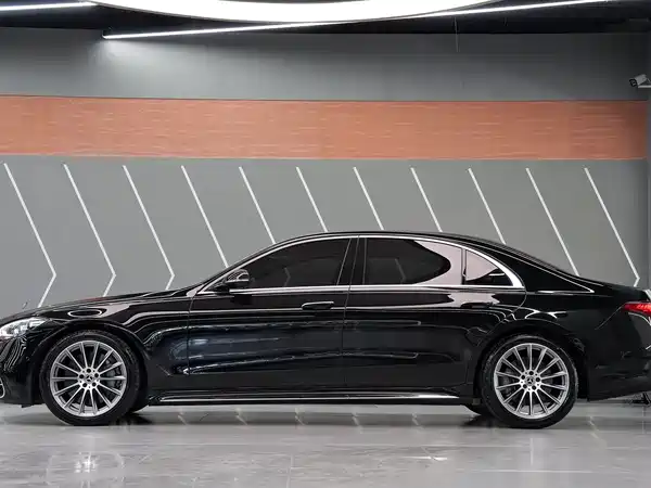 Mercedes-Benz S-Class 2025
