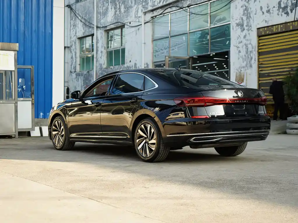 Volkswagen Passat 2024 — фото 16