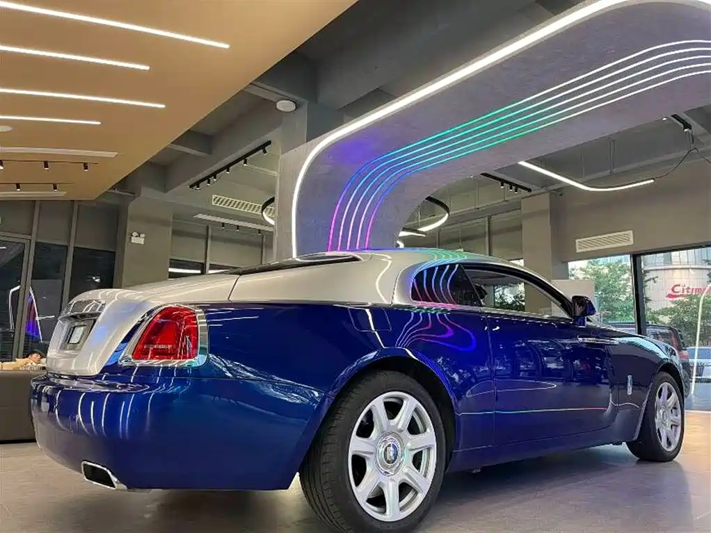 Rolls-Royce Phantom 2018 — фото 4