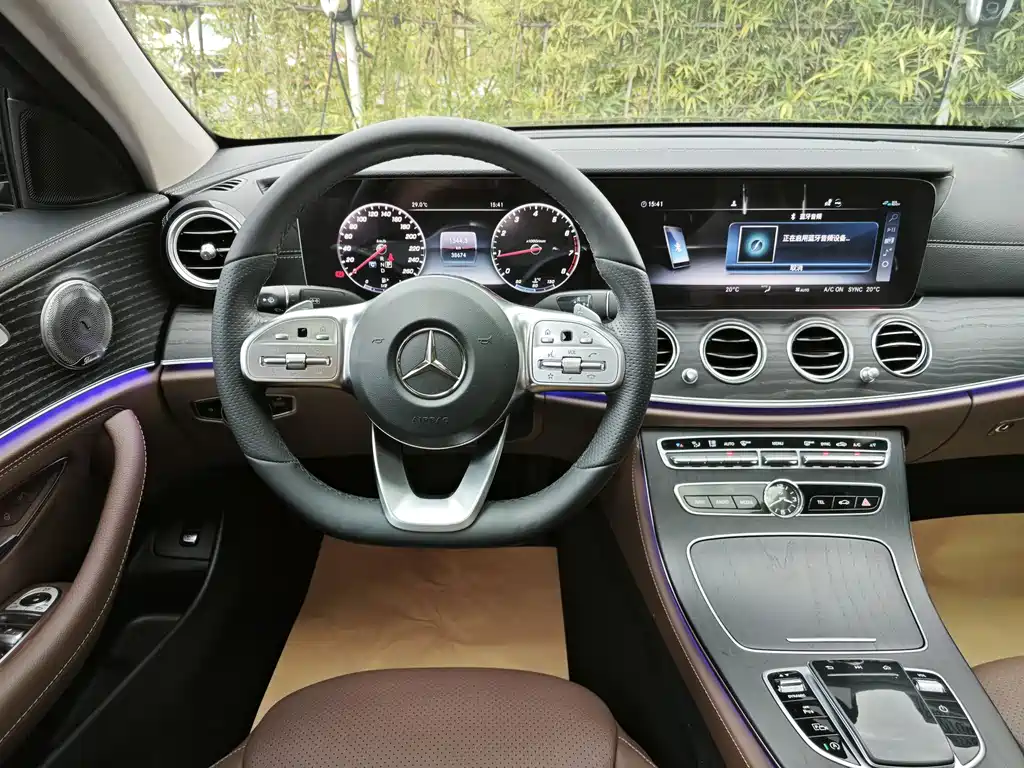 Mercedes-Benz E-Class 2020 — фото 15