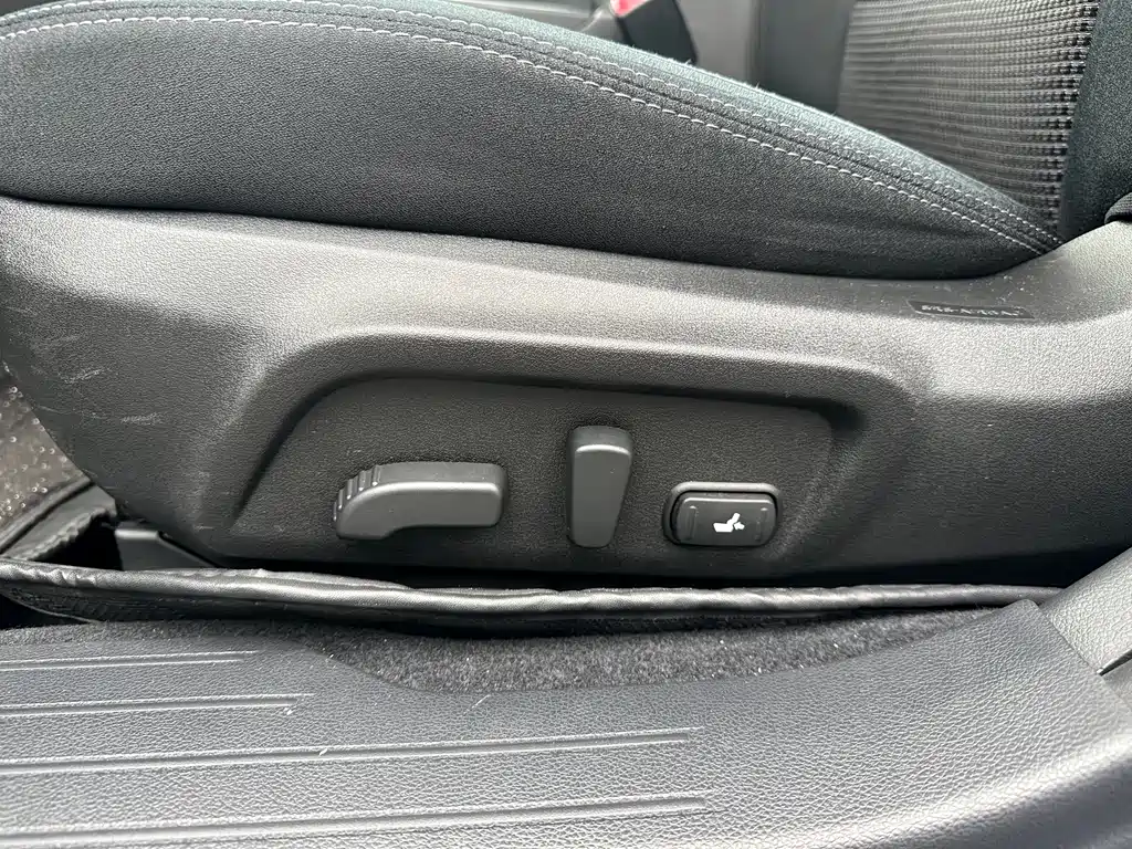 Subaru Legacy 2021 — фото 12