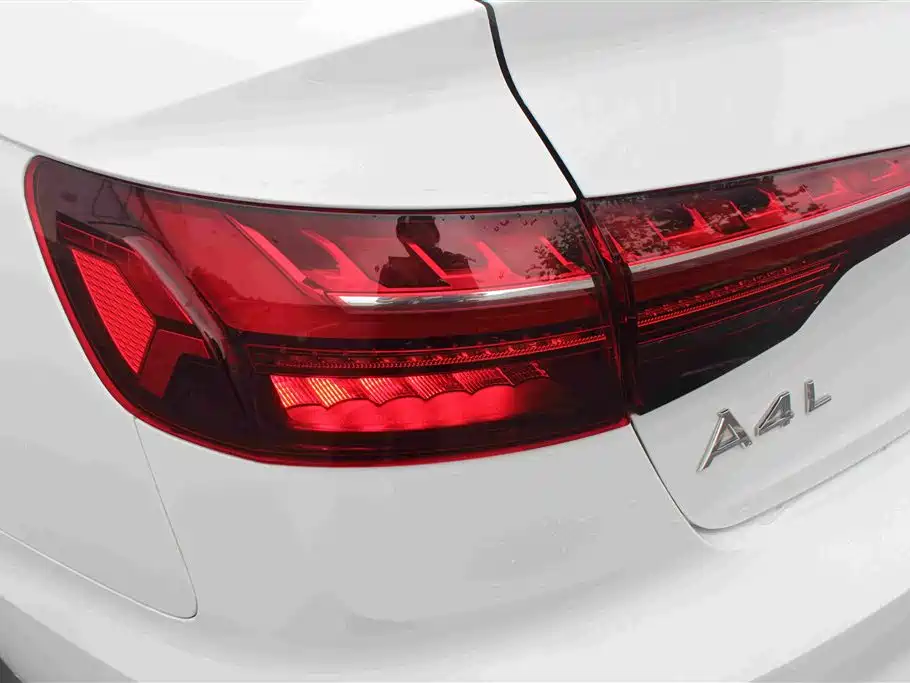 Audi A4L 2021 — фото 15