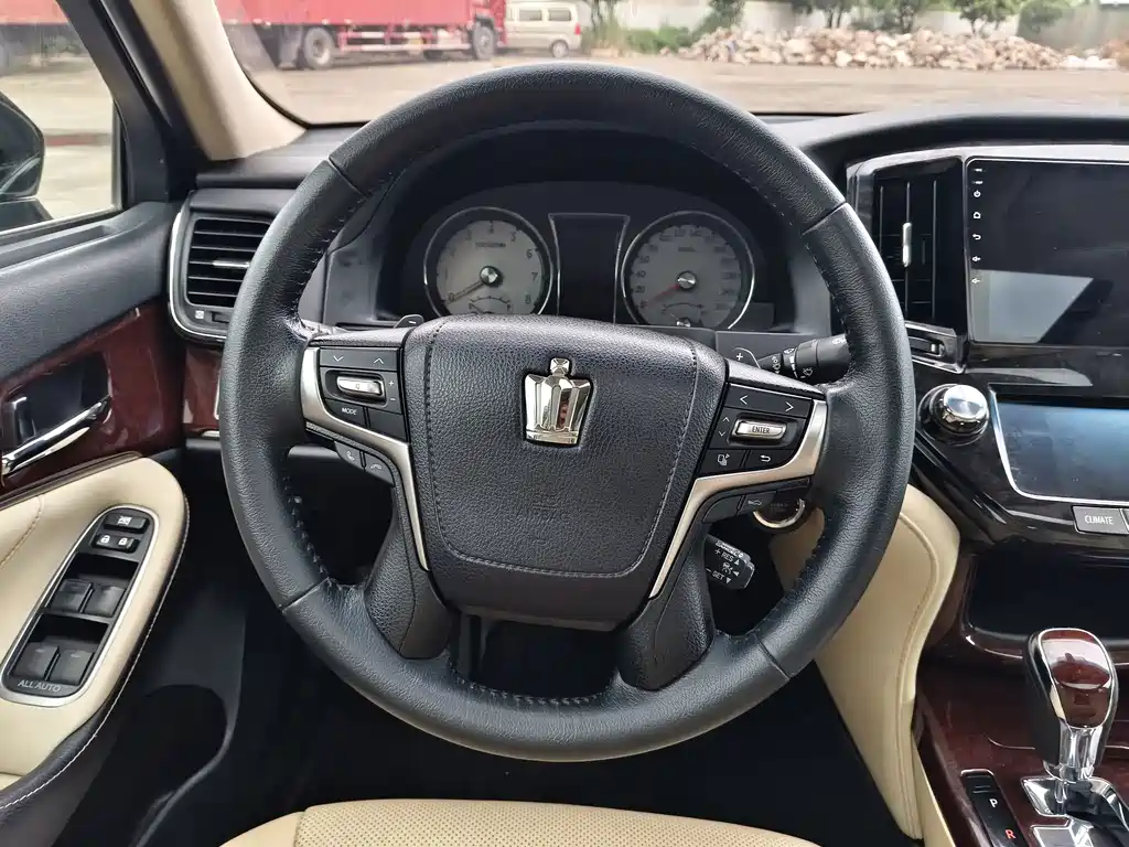 Toyota Crown 2018 — фото 15