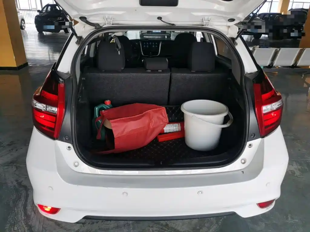 Toyota Yaris L 2019 — фото 19