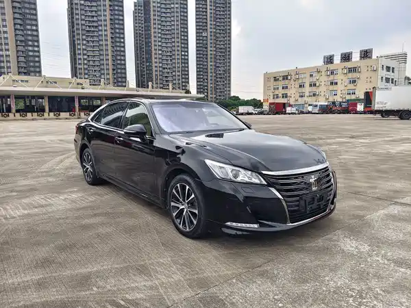 Toyota Crown 2018