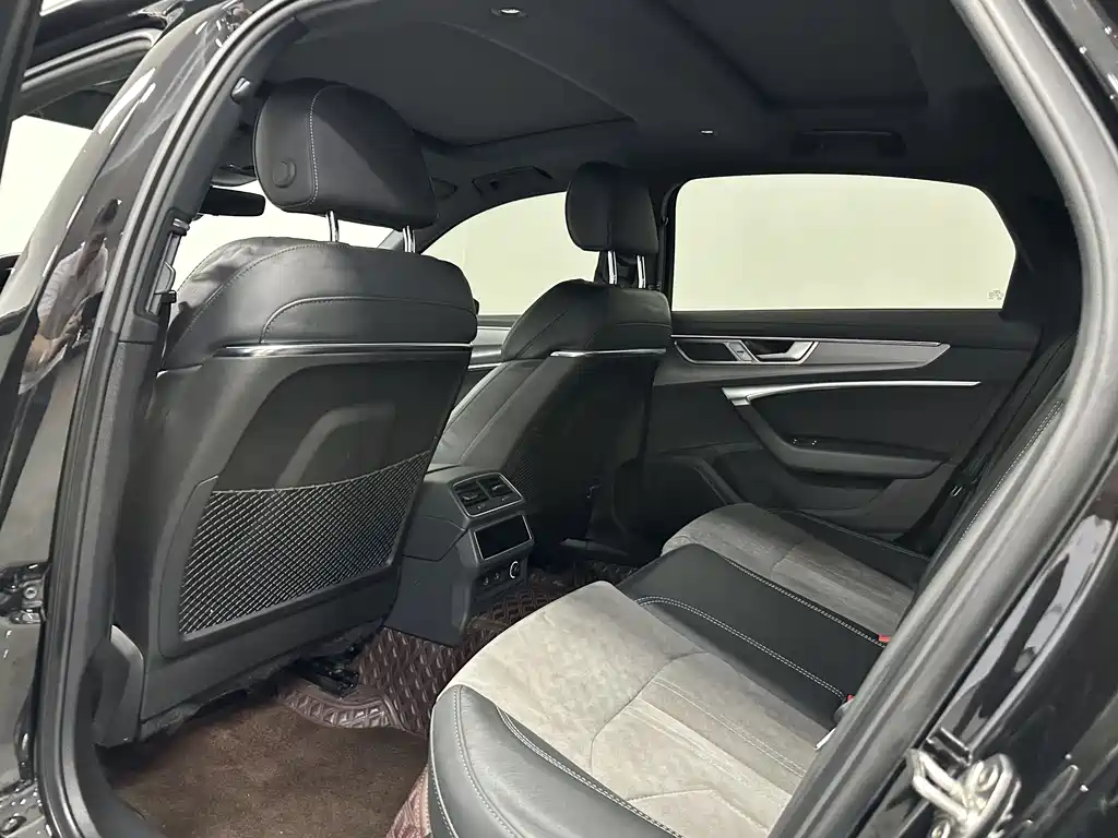 Audi A6L 2023 — фото 15
