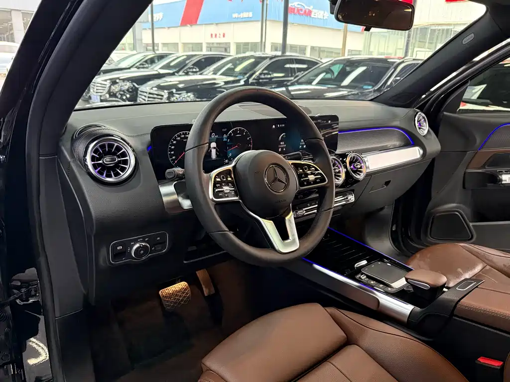 Mercedes-Benz GLB 2023