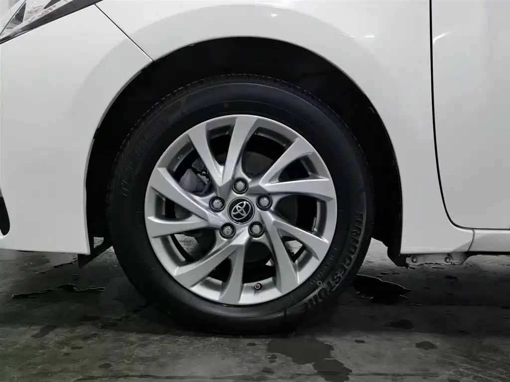 Toyota Corolla 2018 — фото 17