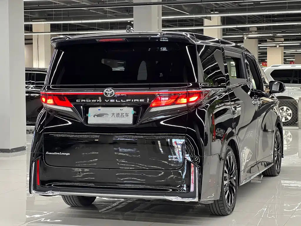 Toyota Vellfire 2023 — фото 4