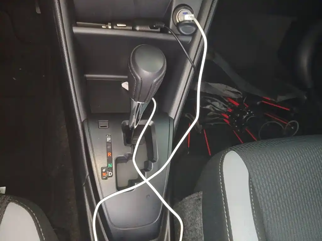 Toyota Yaris L 2020 — фото 14