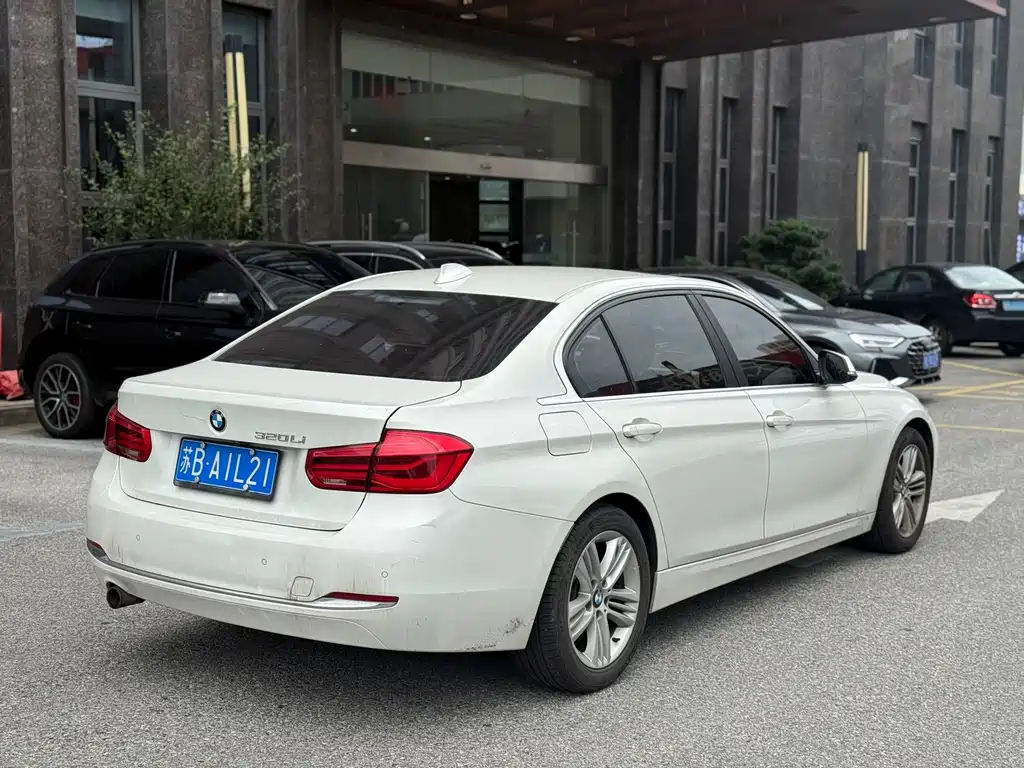 BMW 3 Series 2015 — фото 12