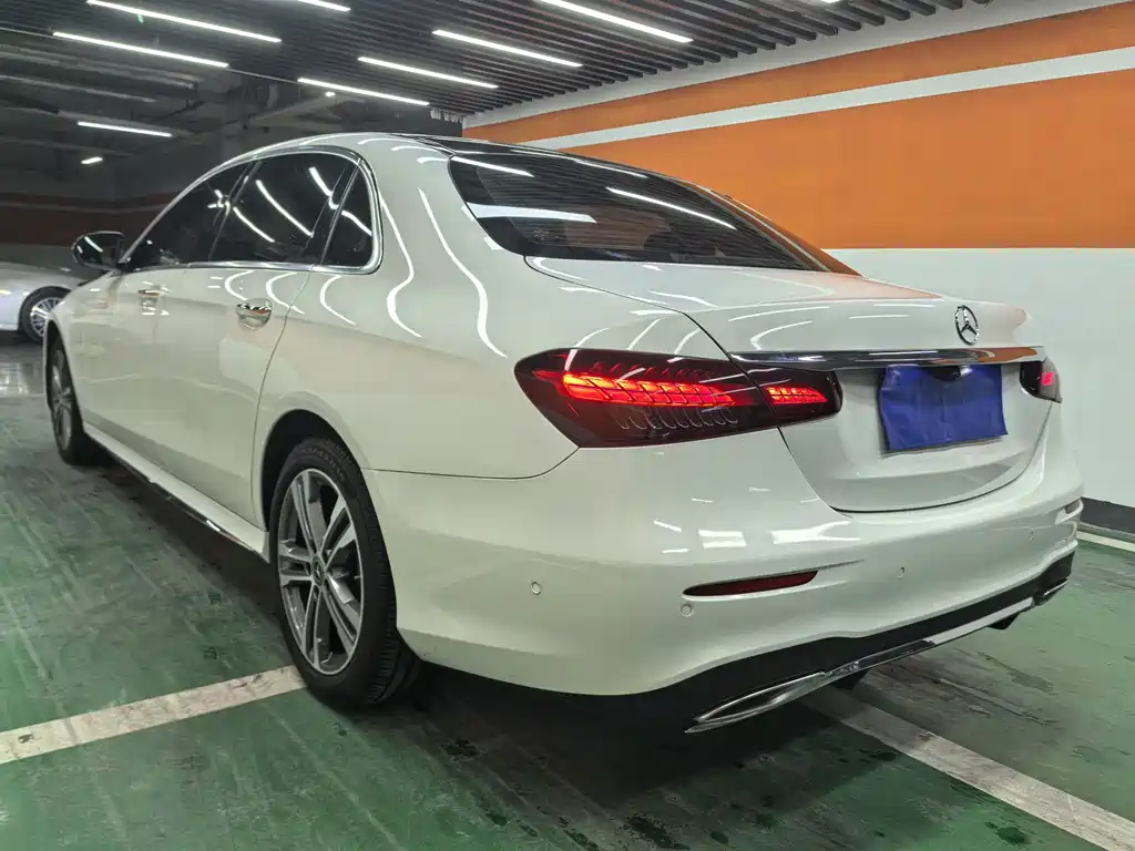Mercedes-Benz E-Class 2021 — фото 11