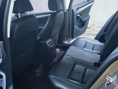 Volkswagen Sagitar 2016