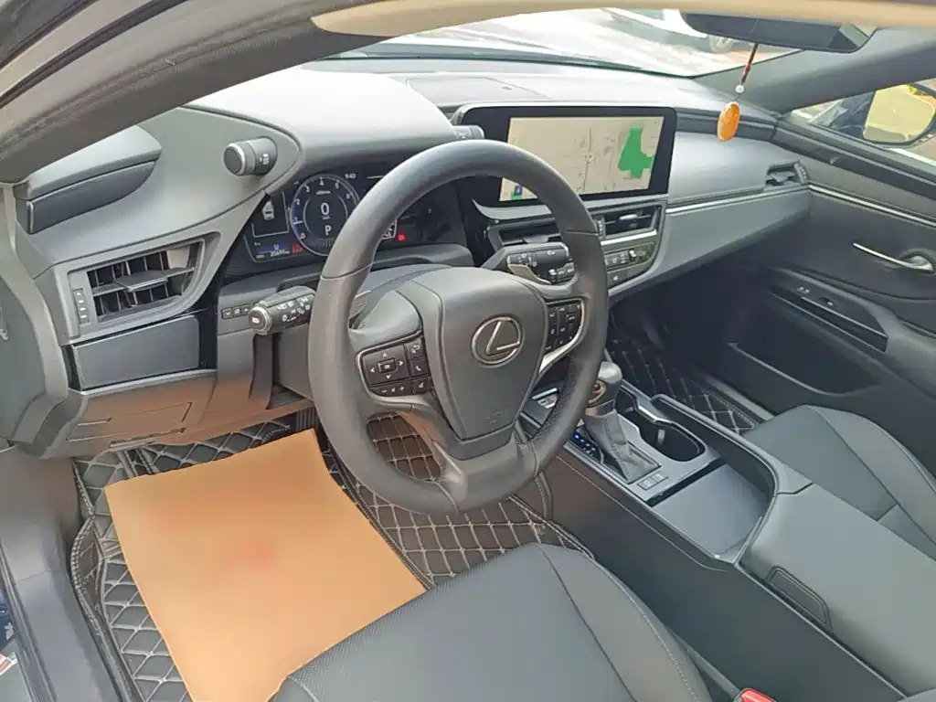 Lexus ES 2023 — фото 10