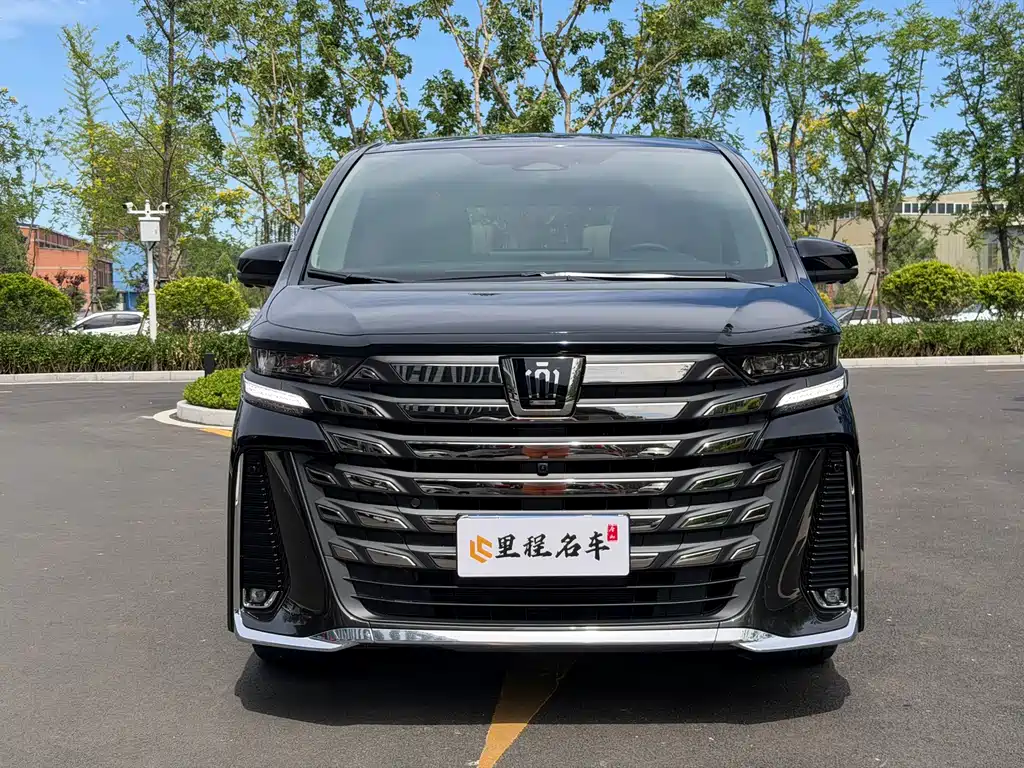 Toyota Vellfire 2025 — фото 2