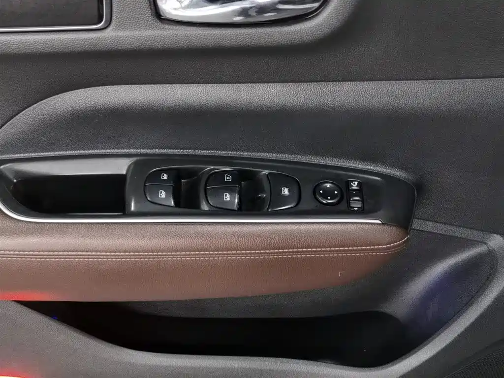Renault Koleos 2017 — фото 9