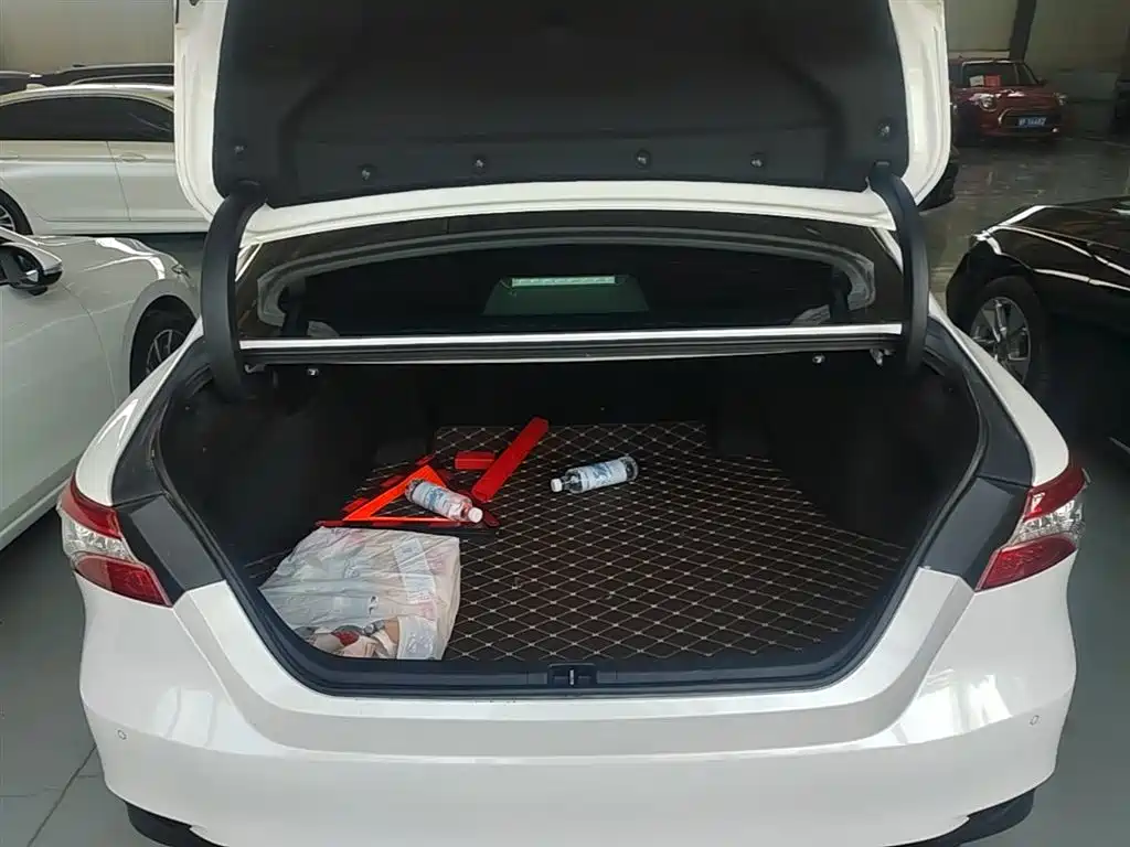 Toyota Camry 2022 — фото 15