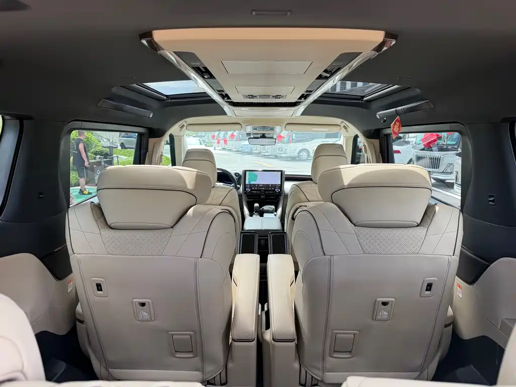 Toyota Vellfire 2025 — фото 16