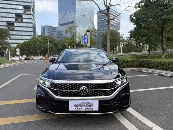 Volkswagen Passat 2023