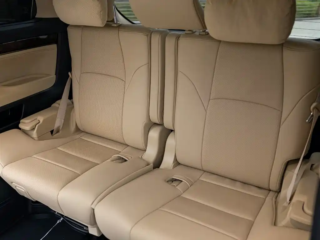 Toyota Alphard 2023 — фото 26
