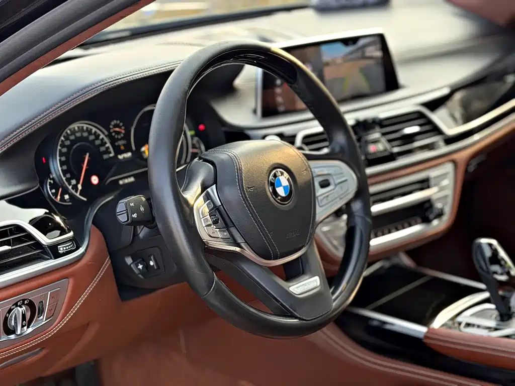 BMW 7 Series 2017 — фото 4