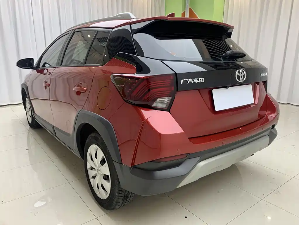 Toyota Yaris L 2022 — фото 13