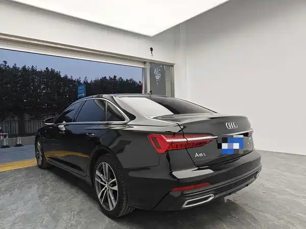 Audi A6L 2022