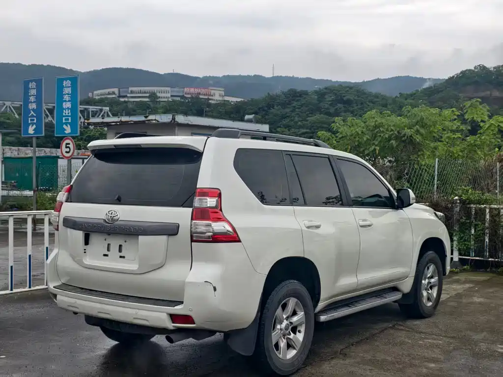 Toyota Prado 2017 — фото 12
