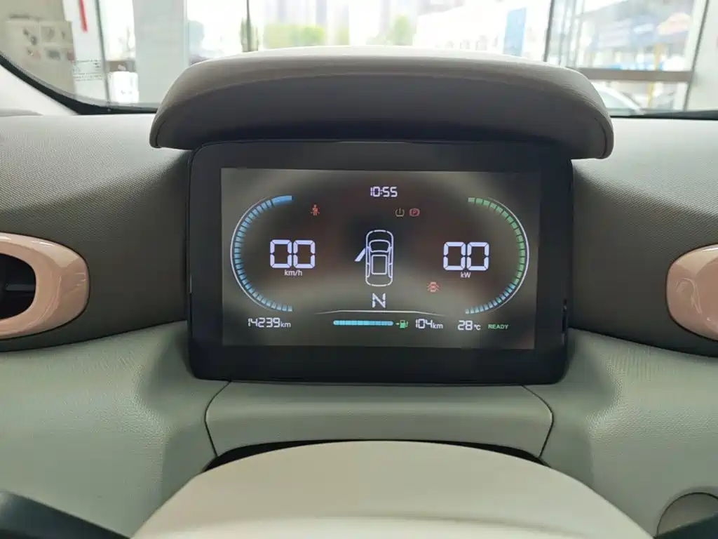 Leapmotor Zero Running T03 2024 — фото 12